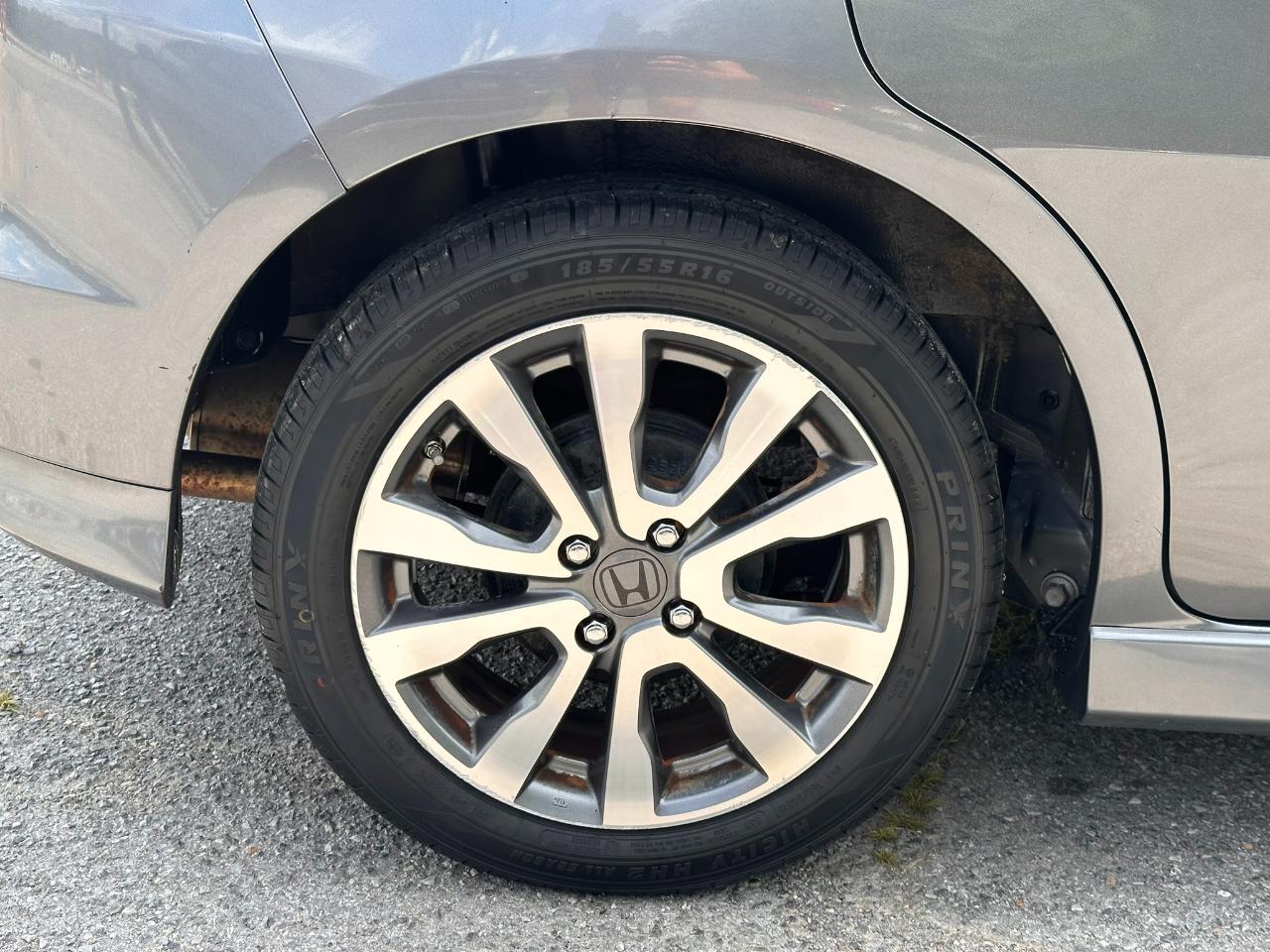 Honda Fit Sport 5-Speed AT 2012