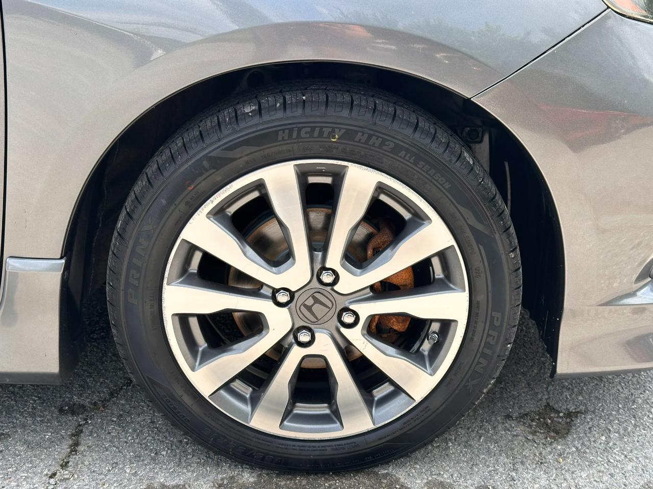 Honda Fit Sport 5-Speed AT 2012
