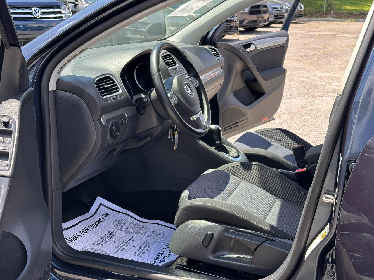 Volkswagen Golf 2.5L Conv & Sunroof 4 Door PZEV 2014