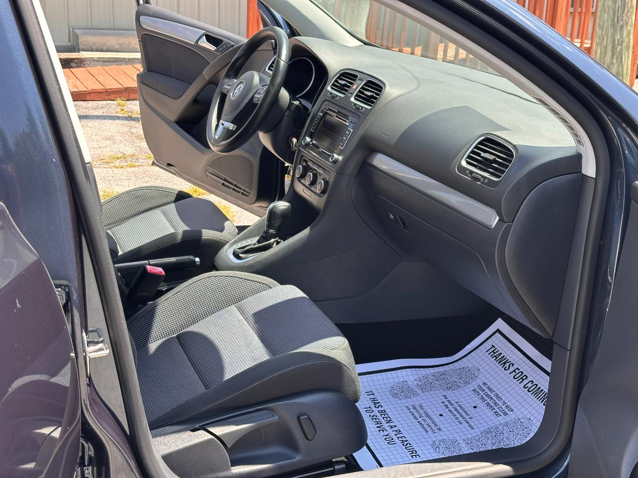 Volkswagen Golf 2.5L Conv & Sunroof 4 Door PZEV 2014