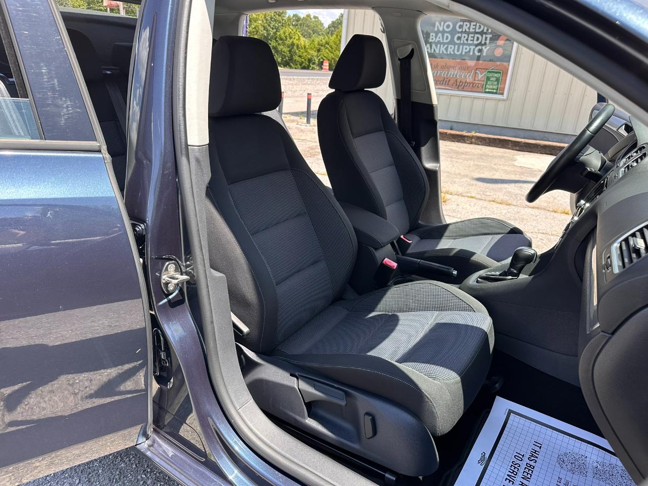 Volkswagen Golf 2.5L Conv & Sunroof 4 Door PZEV 2014