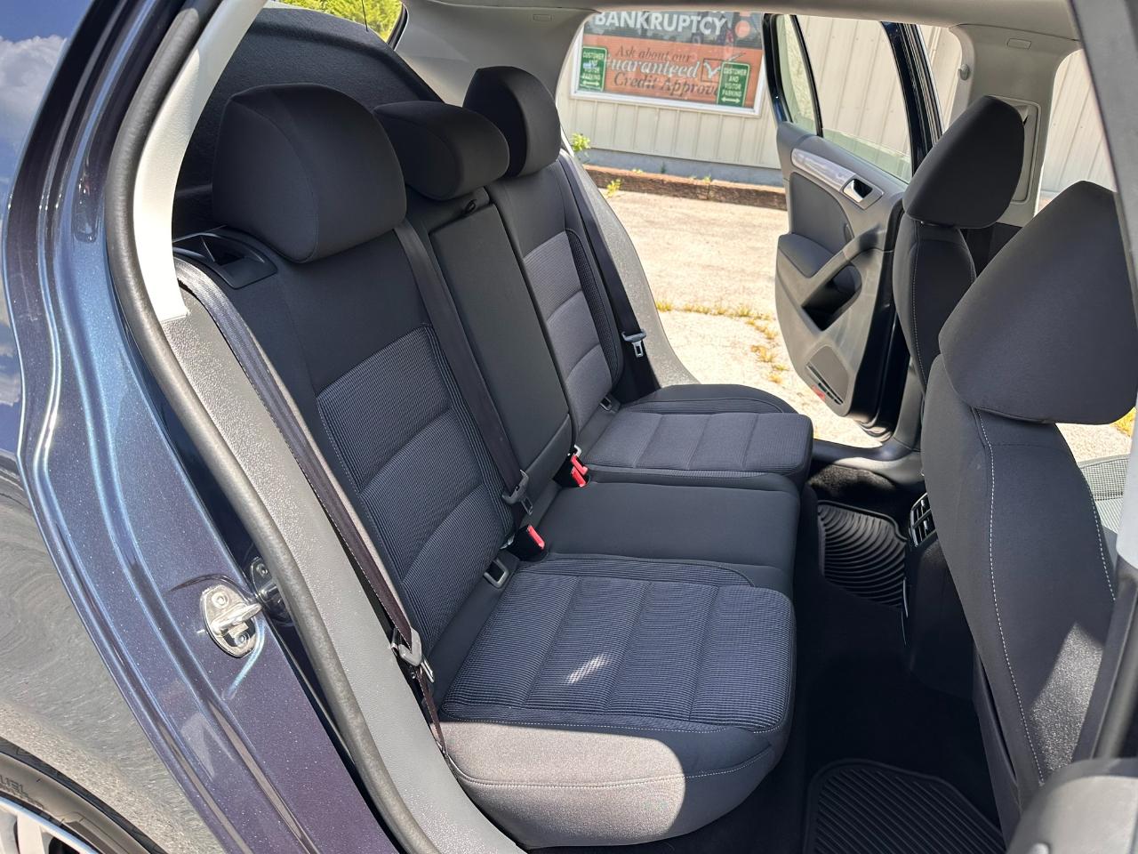 Volkswagen Golf 2.5L Conv & Sunroof 4 Door PZEV 2014