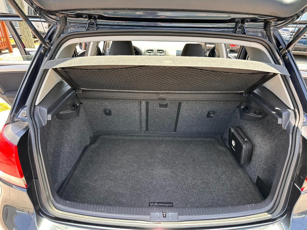 Volkswagen Golf 2.5L Conv & Sunroof 4 Door PZEV 2014