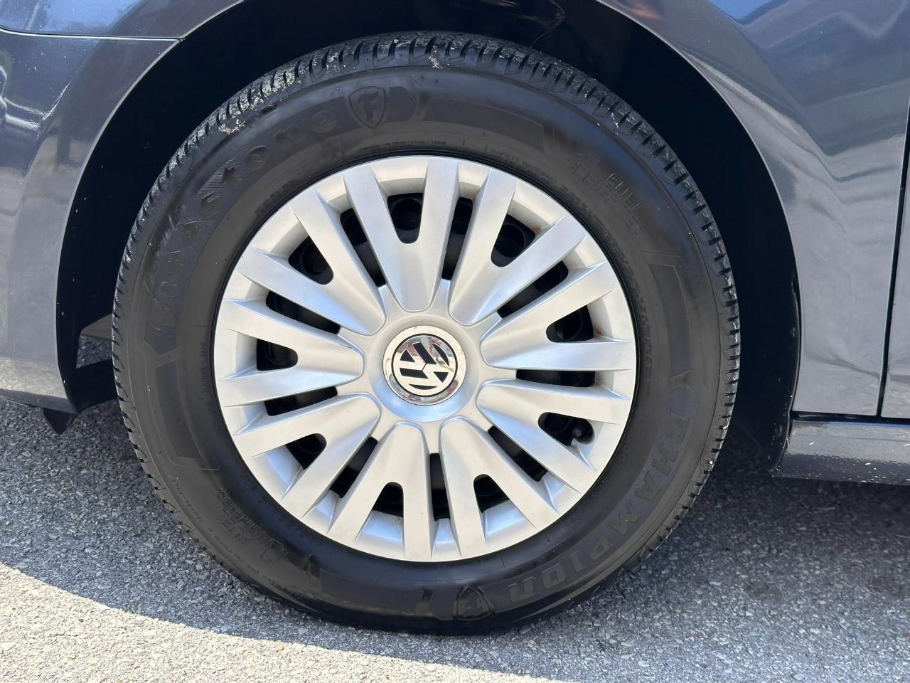 Volkswagen Golf 2.5L Conv & Sunroof 4 Door PZEV 2014