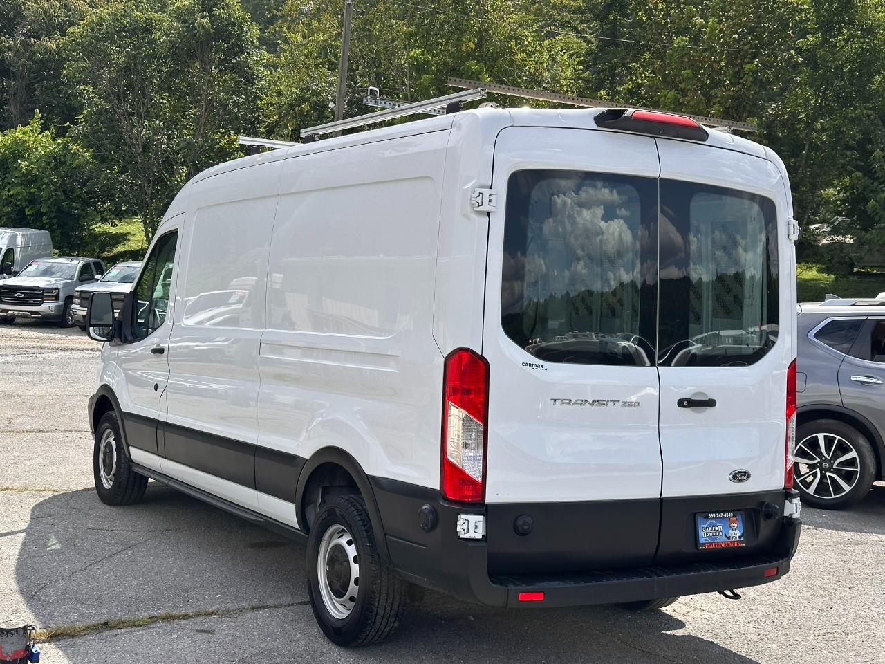 Ford Transit 250 Van Med. Roof w/Sliding Pass. 148-in. WB 2019