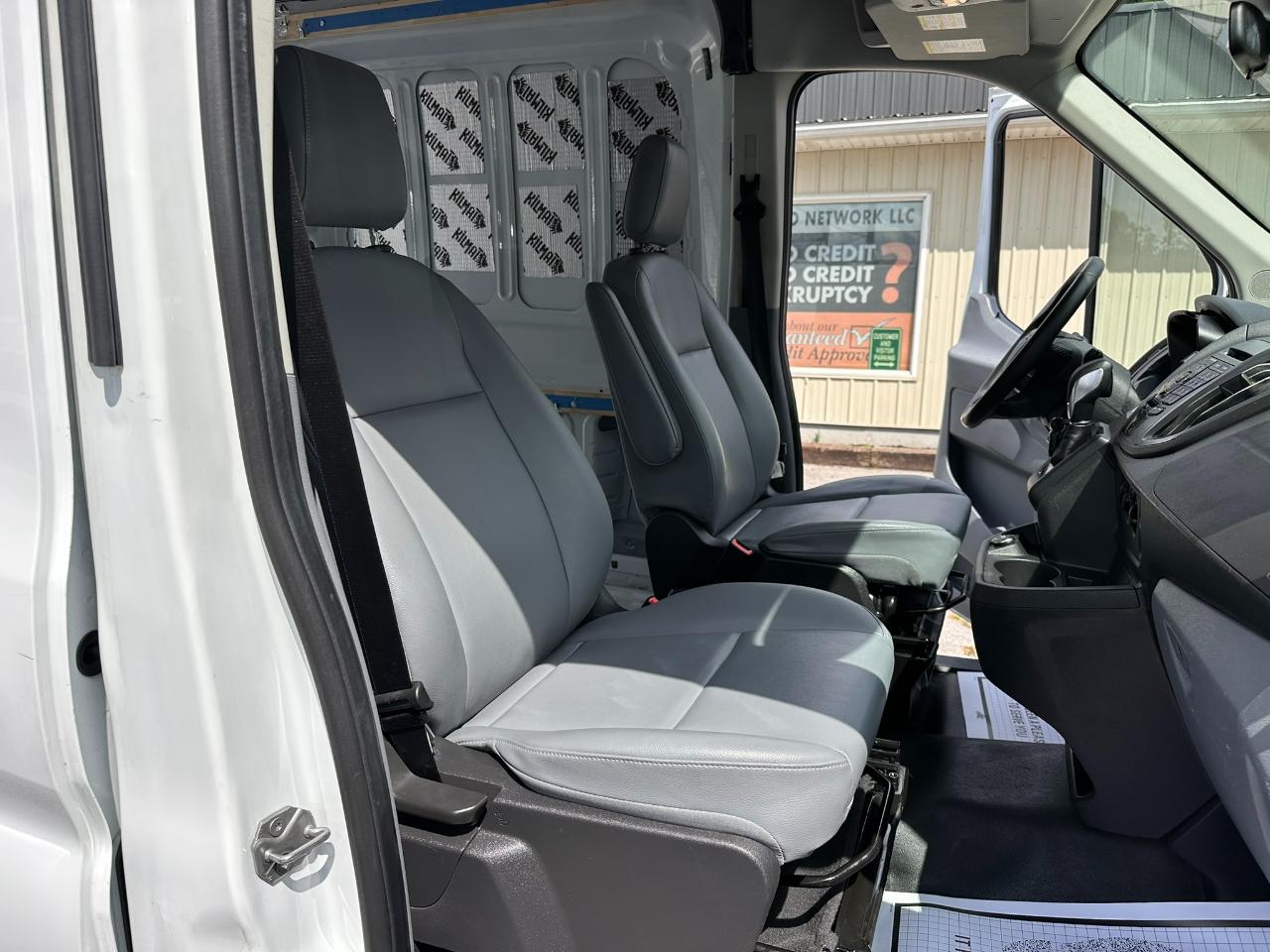 Ford Transit 250 Van Med. Roof w/Sliding Pass. 148-in. WB 2019