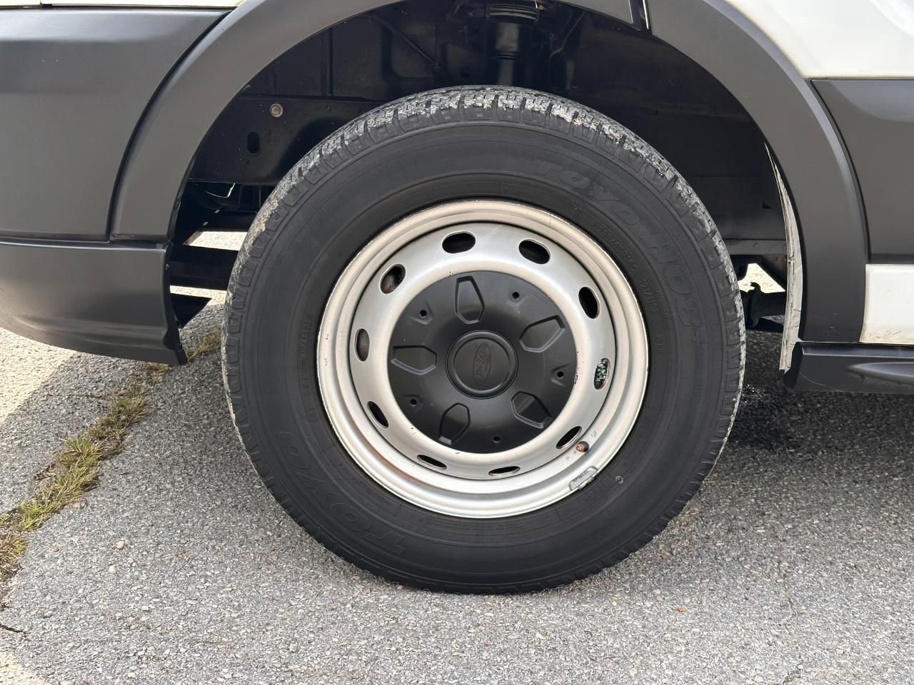 Ford Transit 250 Van Med. Roof w/Sliding Pass. 148-in. WB 2019