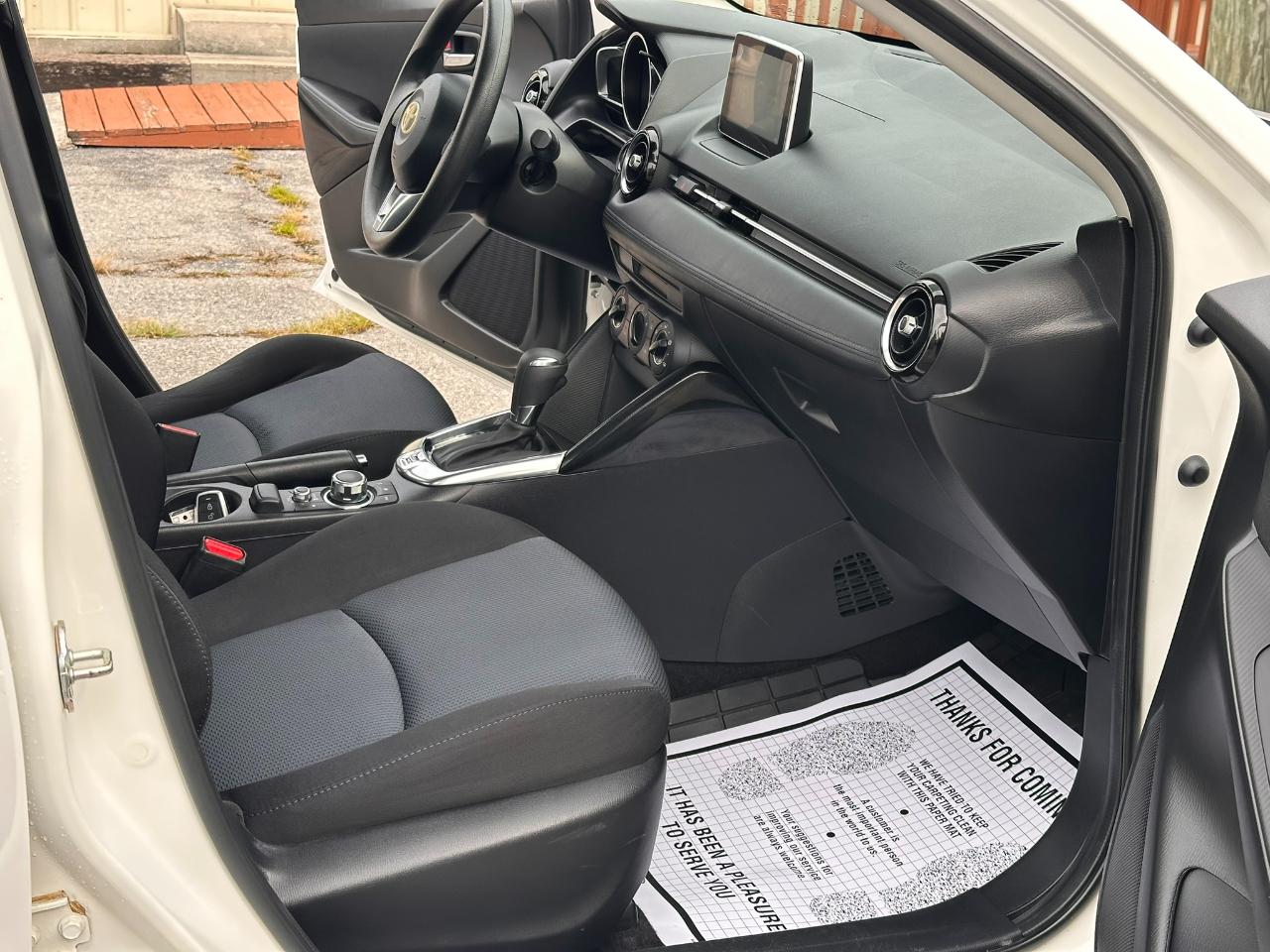 Toyota Yaris iA 6A 2017