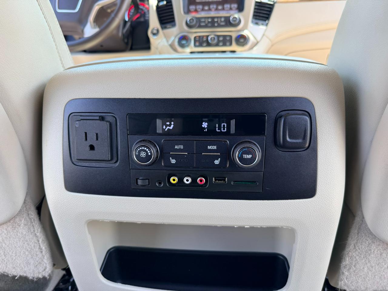 GMC Yukon XL Denali 4WD 2016