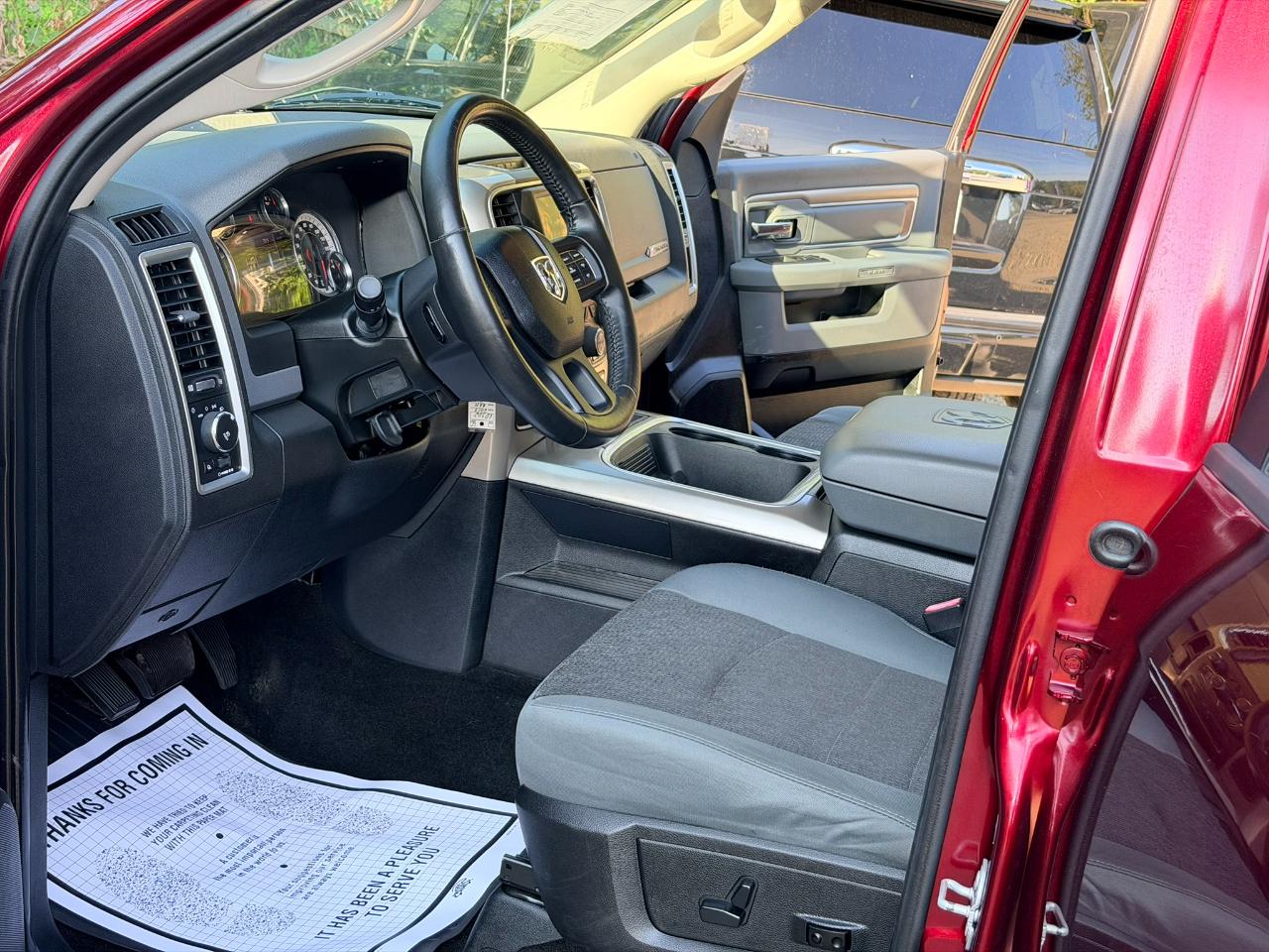 RAM 1500 SLT Crew Cab SWB 2WD 2017
