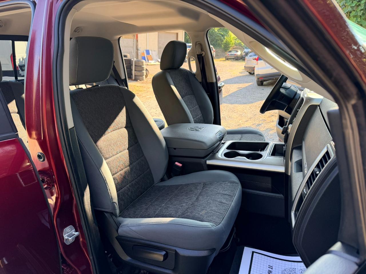 RAM 1500 SLT Crew Cab SWB 2WD 2017