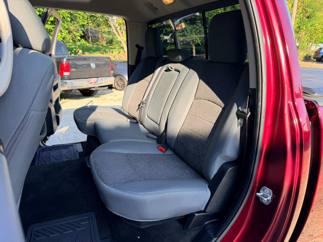 RAM 1500 SLT Crew Cab SWB 2WD 2017