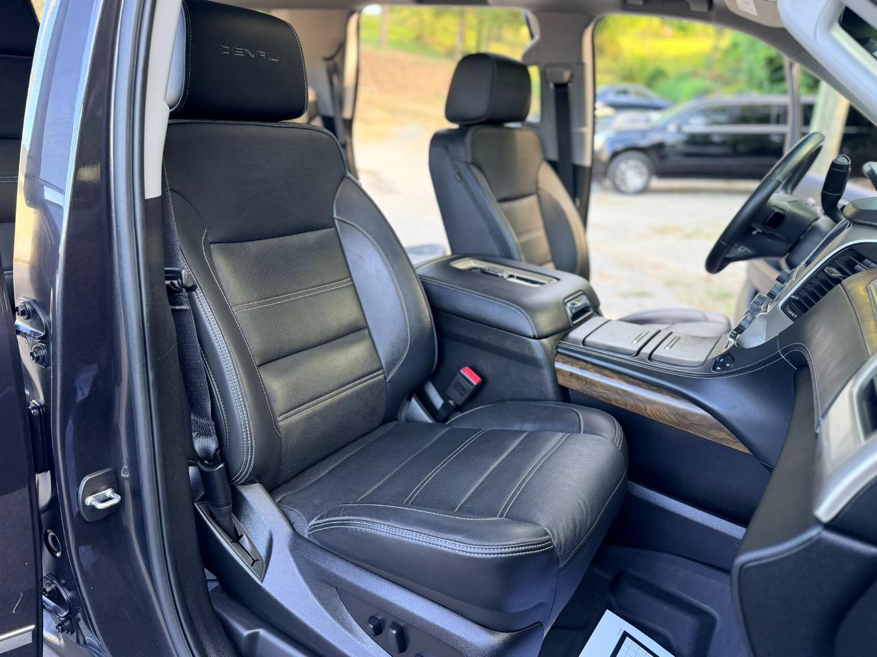 GMC Yukon Denali 4WD 2018
