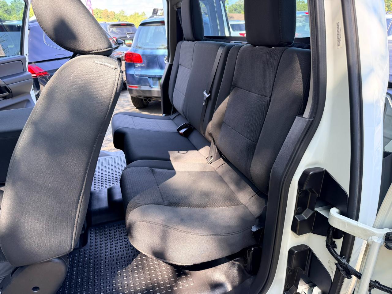 Nissan Titan SV King Cab 2WD 2014
