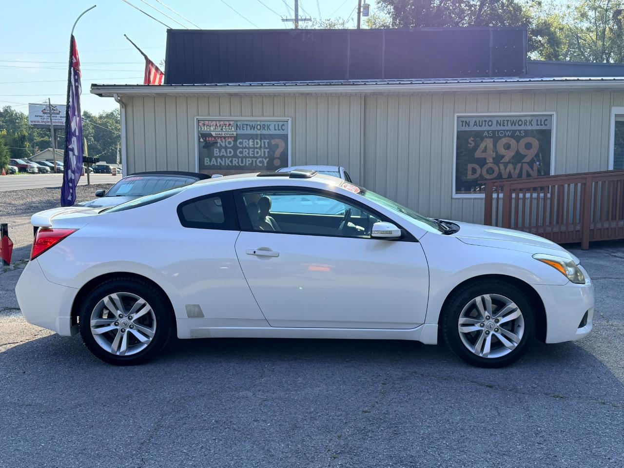 Nissan Altima 2.5 S 6M/T Coupe 2011