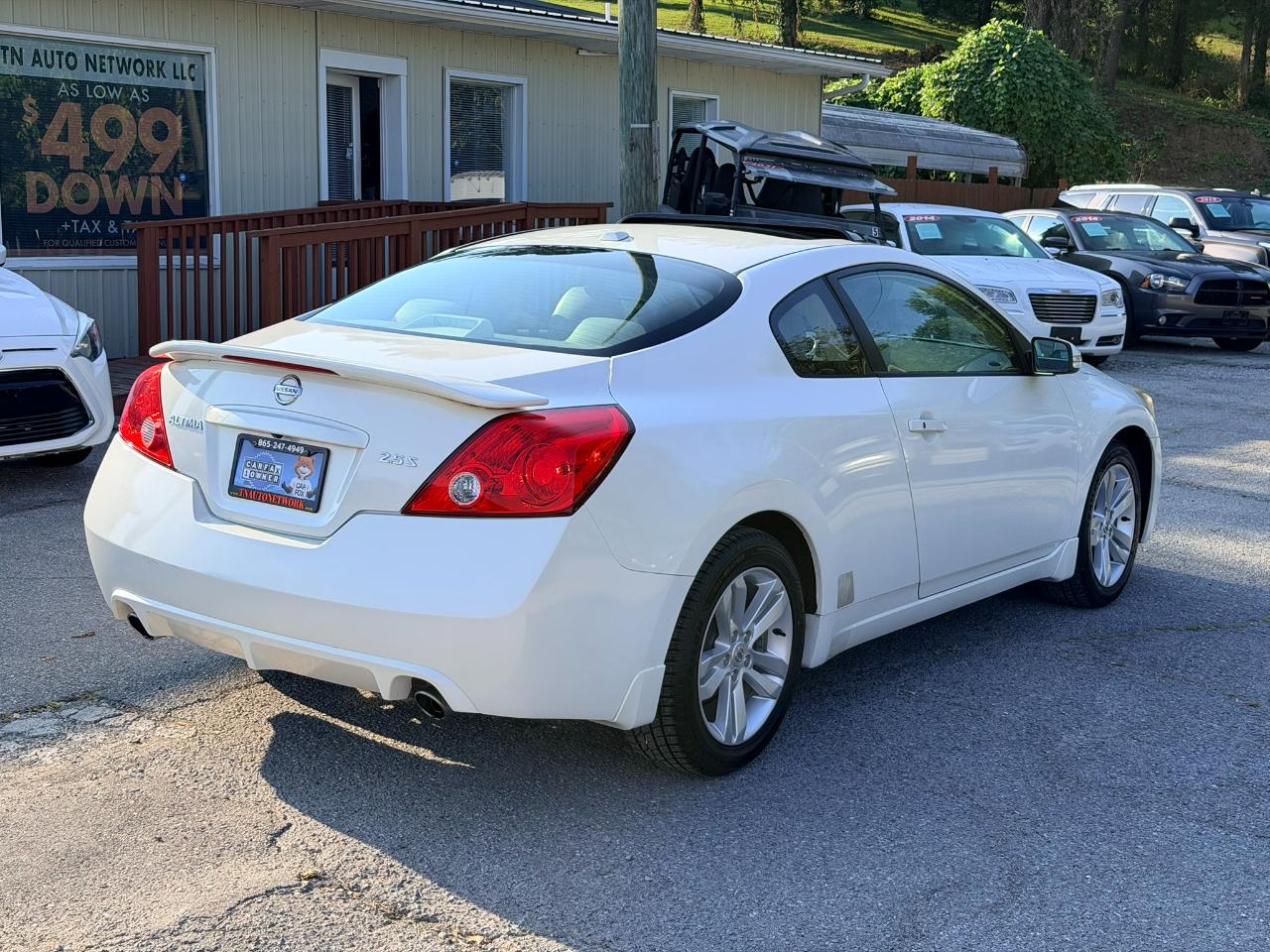 Nissan Altima 2.5 S 6M/T Coupe 2011