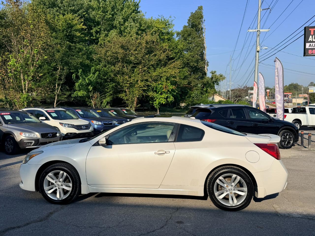 Nissan Altima 2.5 S 6M/T Coupe 2011