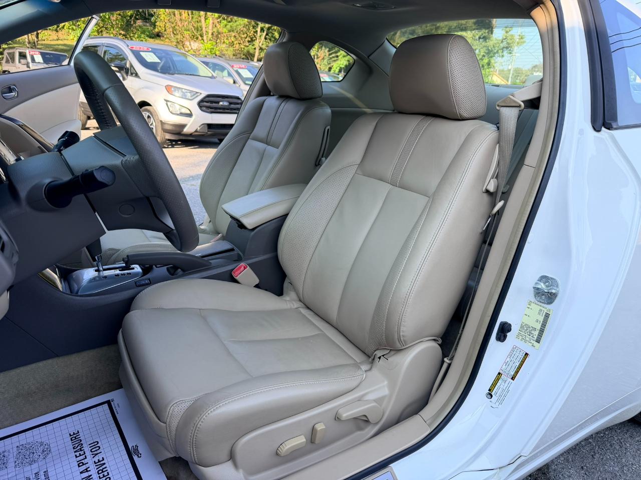 Nissan Altima 2.5 S 6M/T Coupe 2011