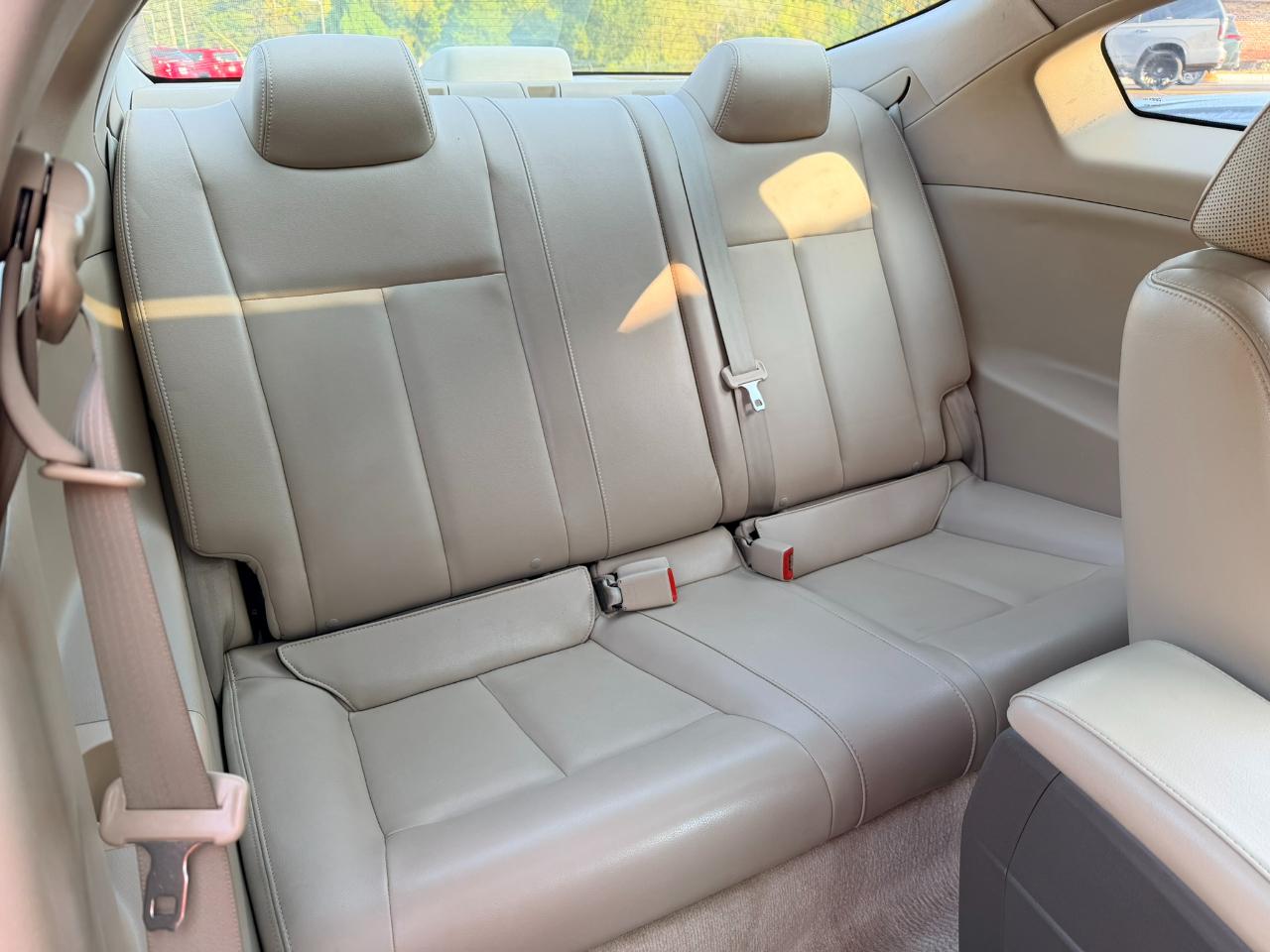 Nissan Altima 2.5 S 6M/T Coupe 2011