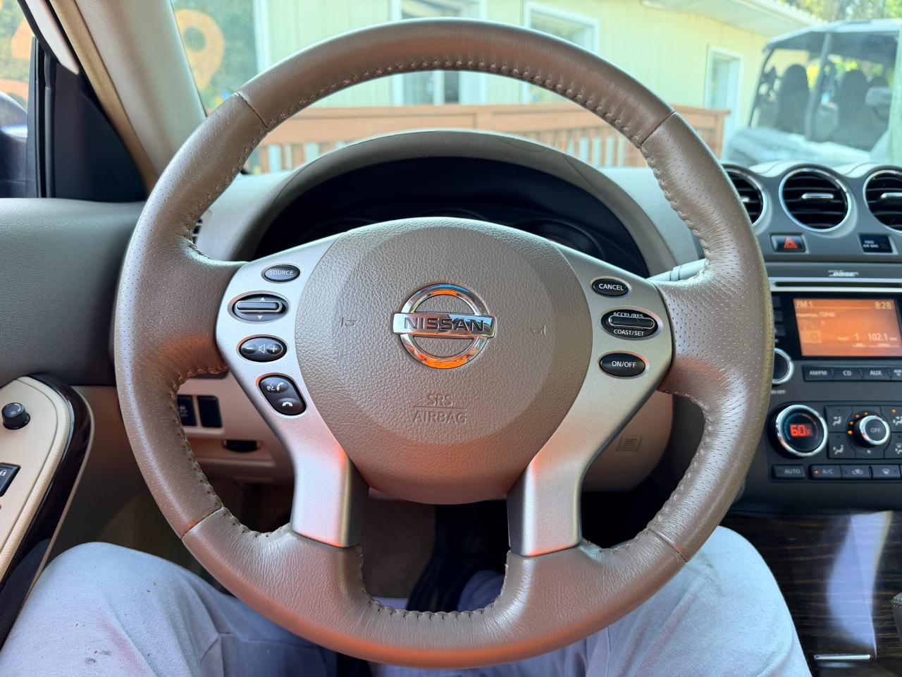 Nissan Altima 2.5 S 6M/T Coupe 2011