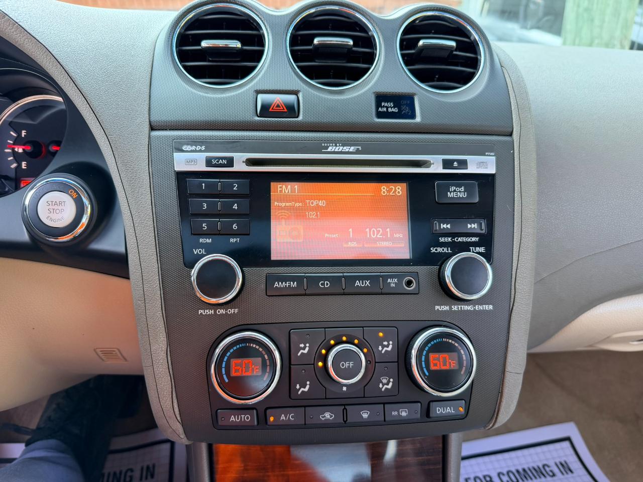 Nissan Altima 2.5 S 6M/T Coupe 2011