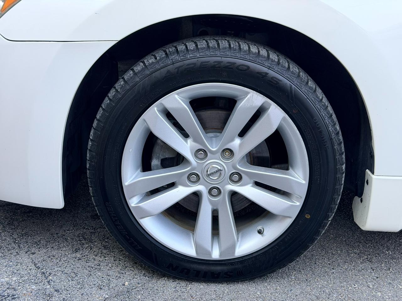 Nissan Altima 2.5 S 6M/T Coupe 2011