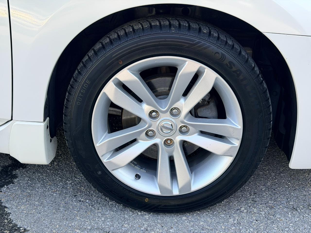 Nissan Altima 2.5 S 6M/T Coupe 2011