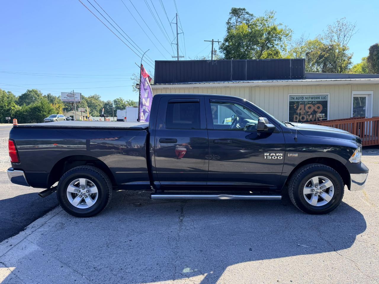 RAM 1500 Tradesman Quad Cab 4WD 2016