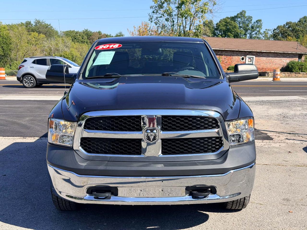 RAM 1500 Tradesman Quad Cab 4WD 2016