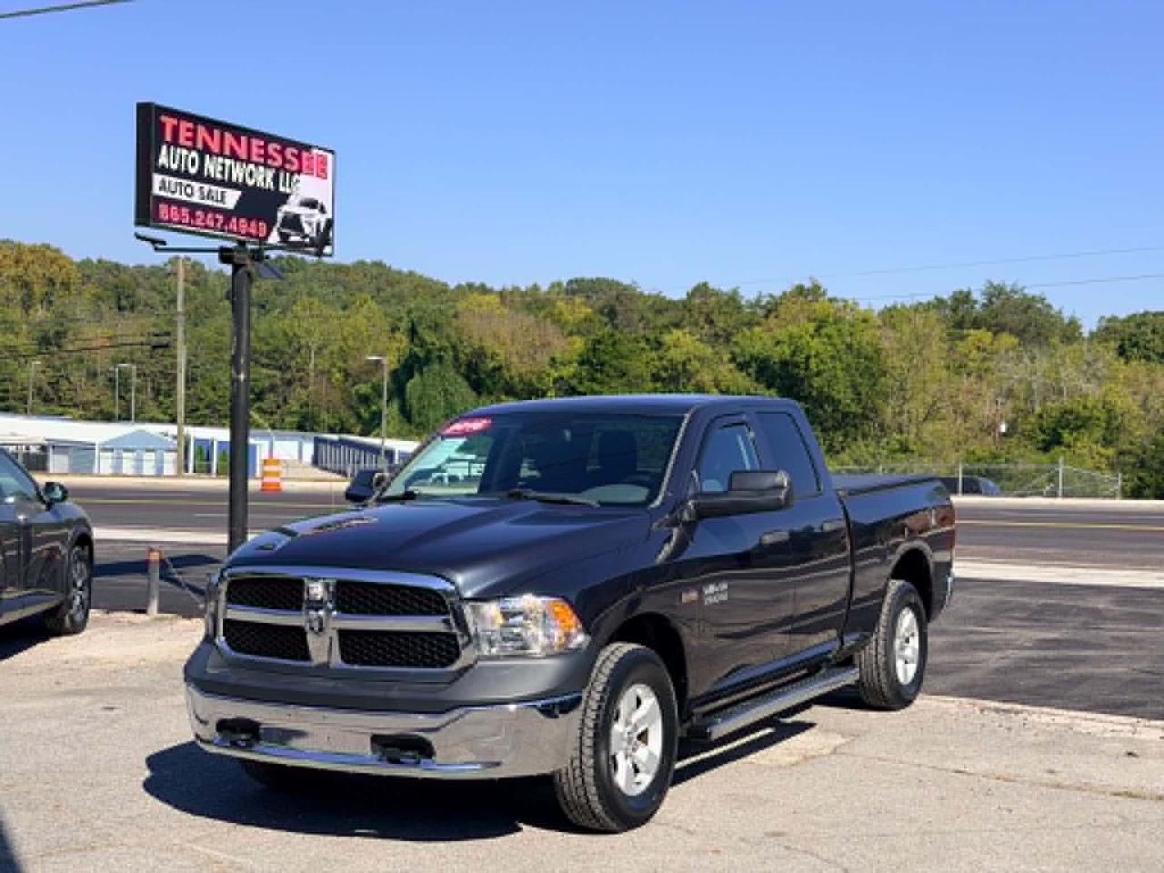 RAM 1500 Tradesman Quad Cab 4WD 2016