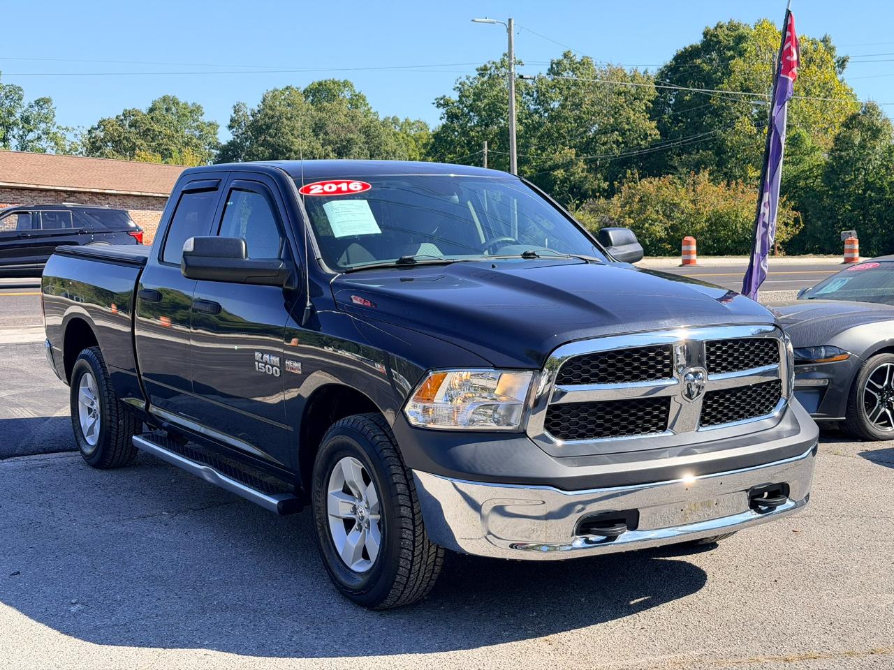 RAM 1500 Tradesman Quad Cab 4WD 2016