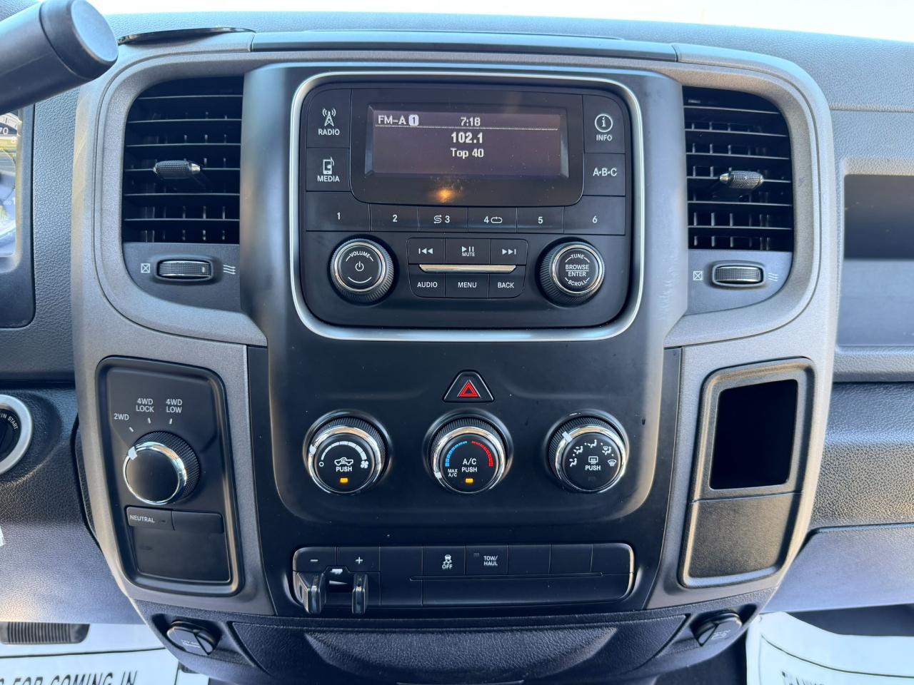 RAM 1500 Tradesman Quad Cab 4WD 2016