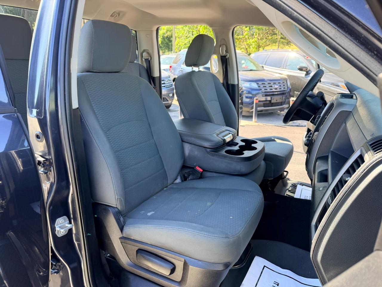 RAM 1500 Tradesman Quad Cab 4WD 2016