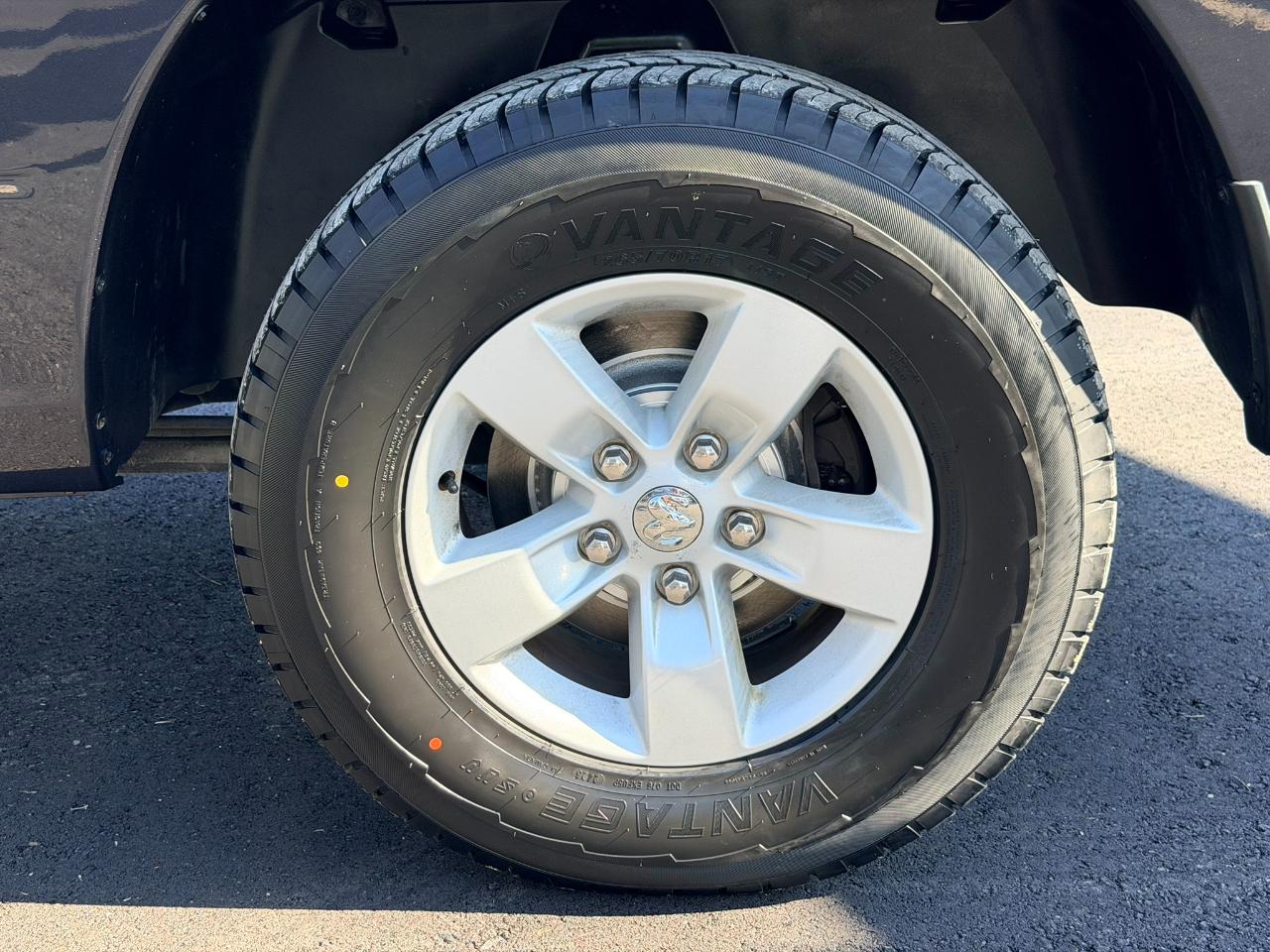 RAM 1500 Tradesman Quad Cab 4WD 2016