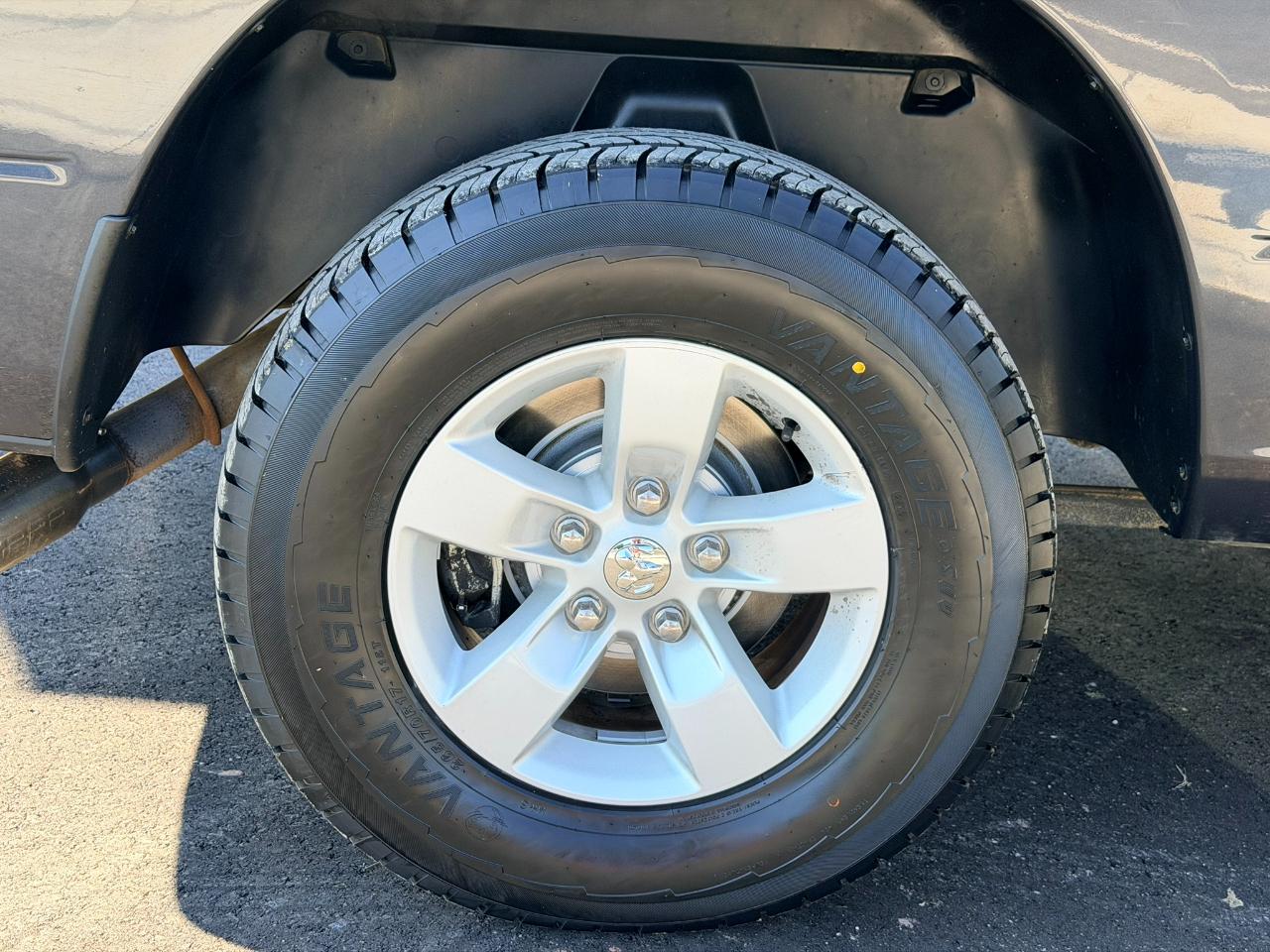 RAM 1500 Tradesman Quad Cab 4WD 2016