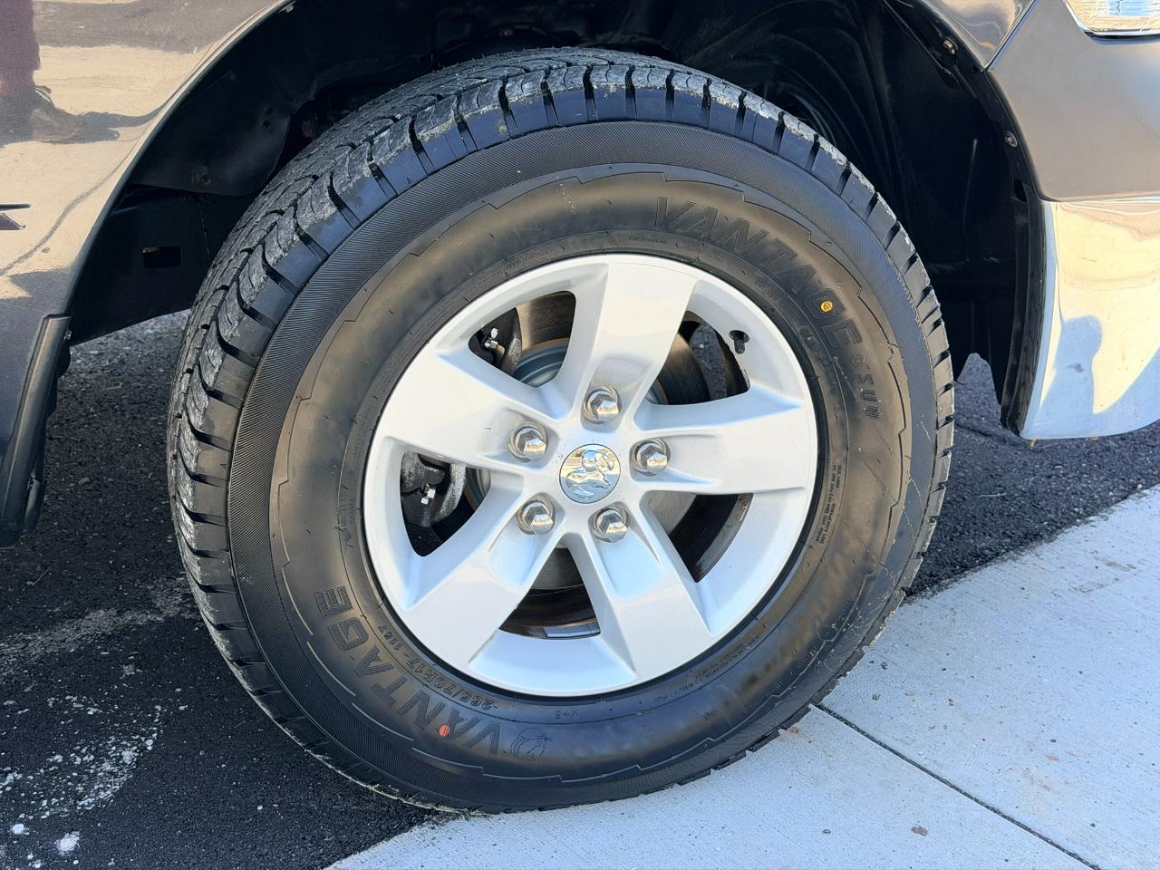 RAM 1500 Tradesman Quad Cab 4WD 2016