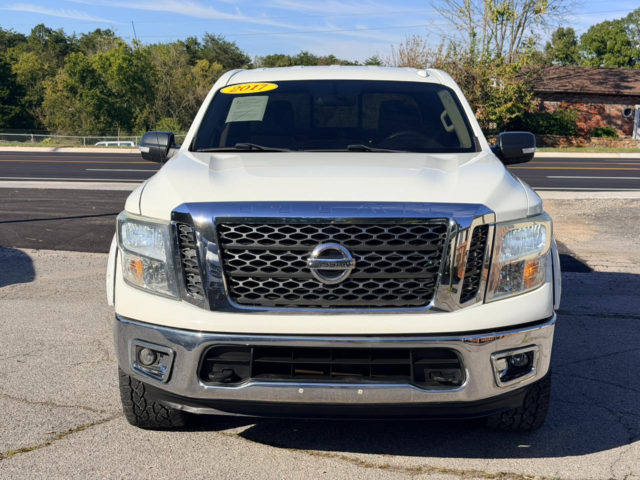 Nissan Titan Platinum Reserve Crew Cab 4WD 2017