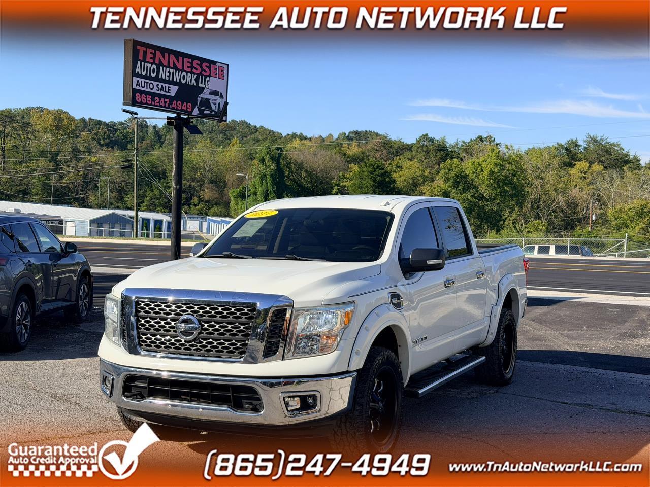 Nissan Titan Platinum Reserve Crew Cab 4WD 2017