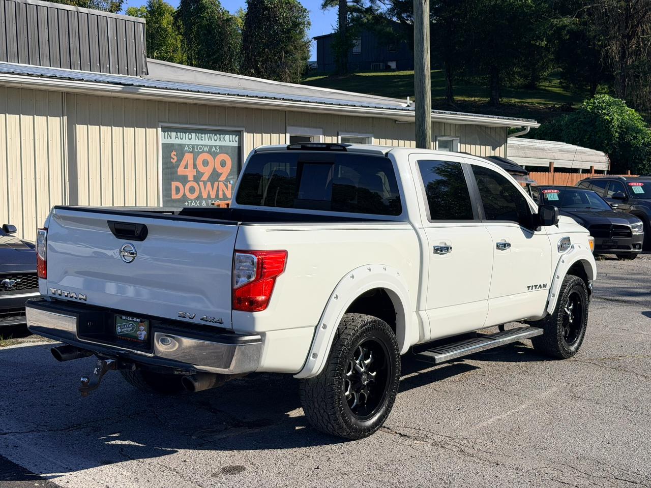 Nissan Titan Platinum Reserve Crew Cab 4WD 2017