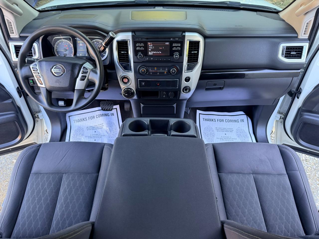 Nissan Titan Platinum Reserve Crew Cab 4WD 2017