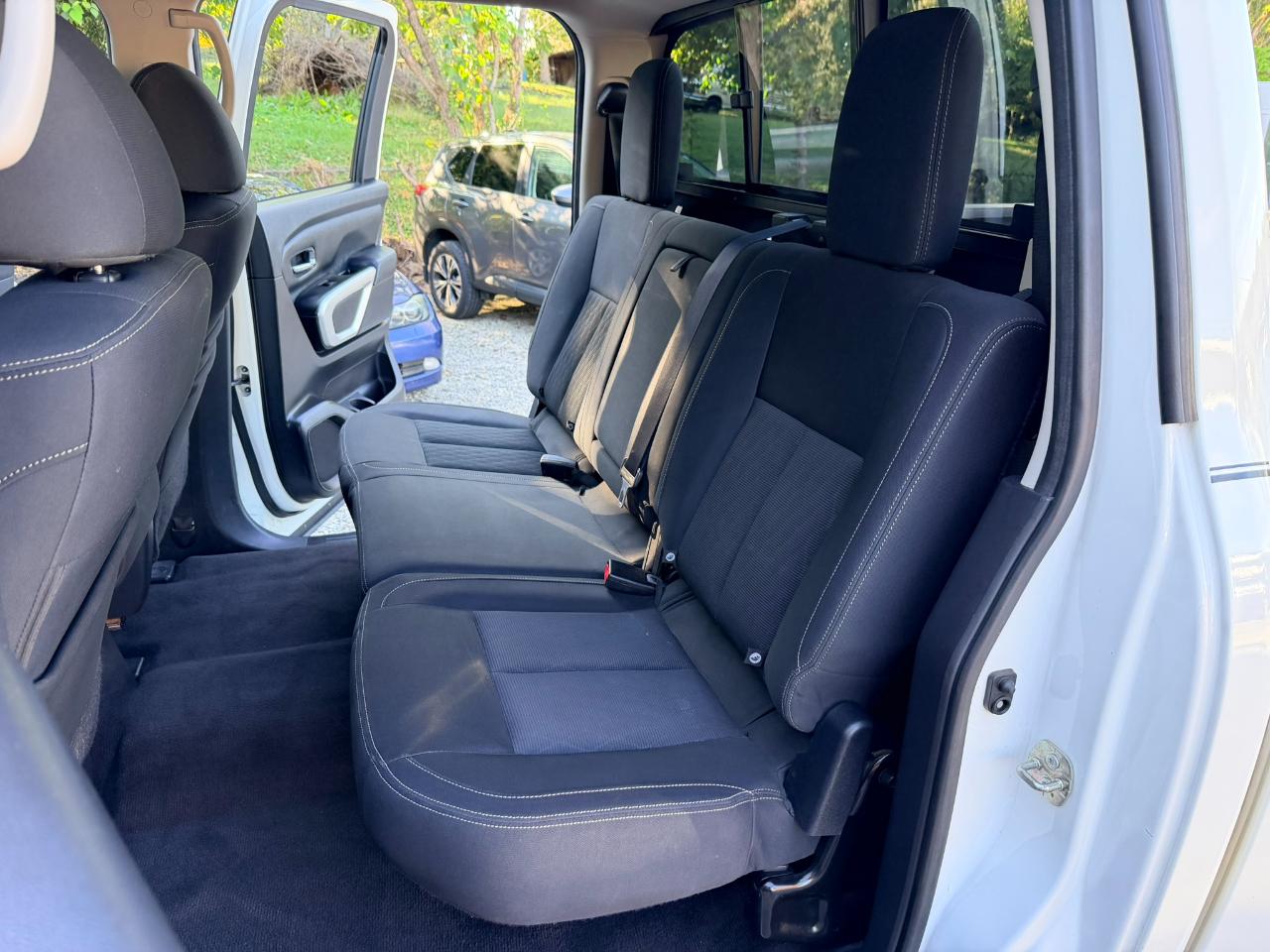 Nissan Titan Platinum Reserve Crew Cab 4WD 2017