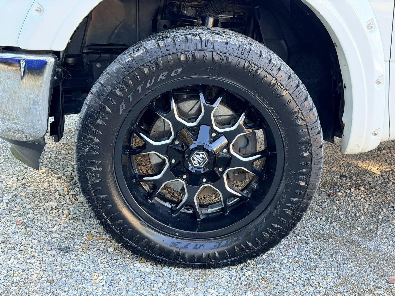 Nissan Titan Platinum Reserve Crew Cab 4WD 2017