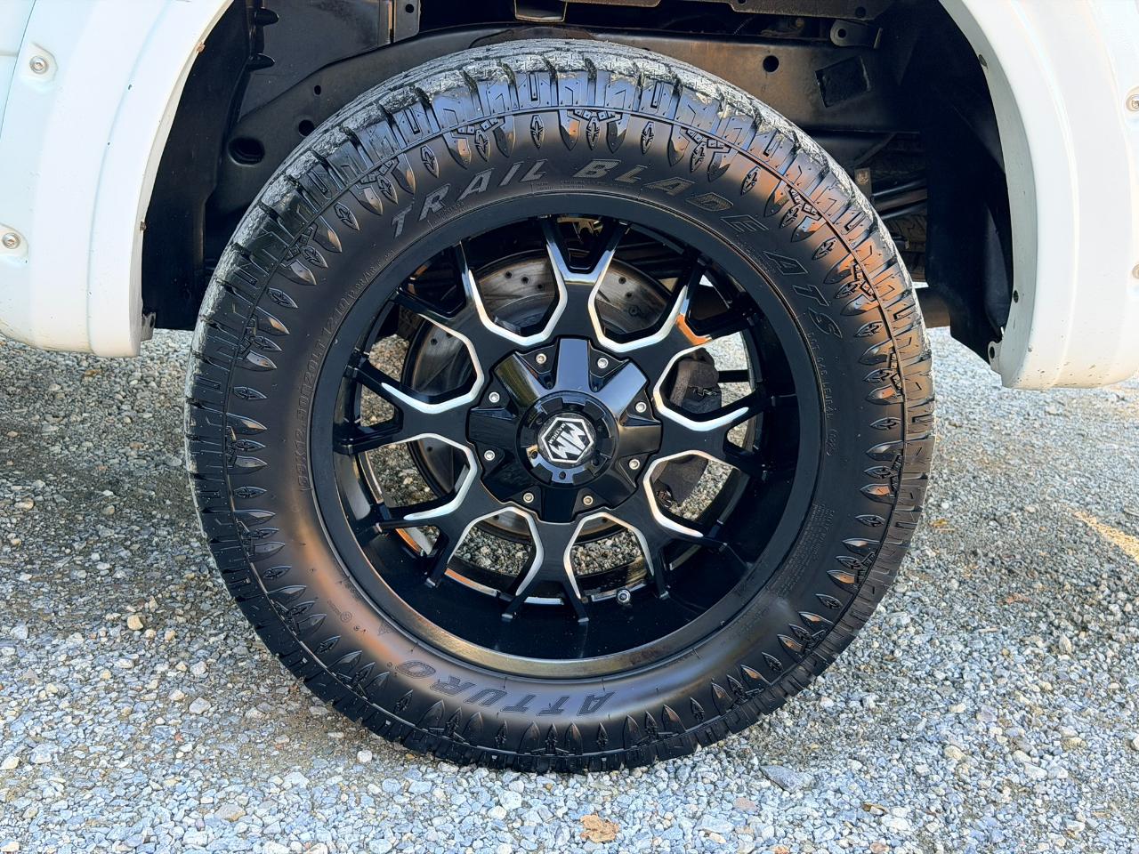 Nissan Titan Platinum Reserve Crew Cab 4WD 2017