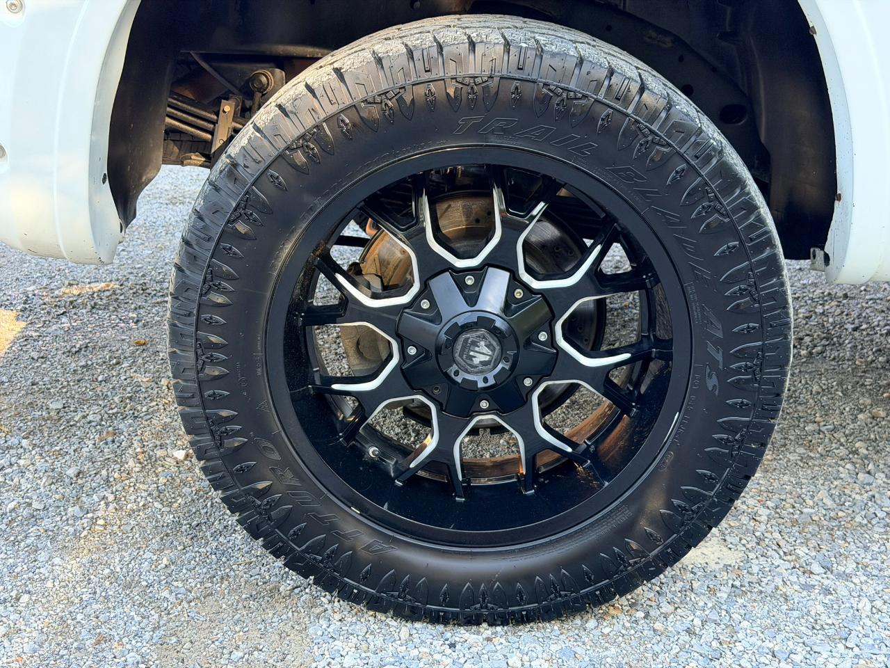 Nissan Titan Platinum Reserve Crew Cab 4WD 2017