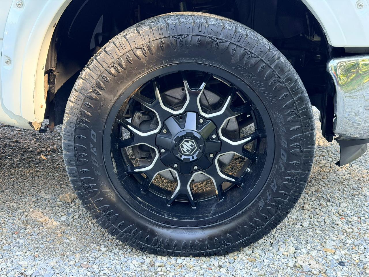 Nissan Titan Platinum Reserve Crew Cab 4WD 2017
