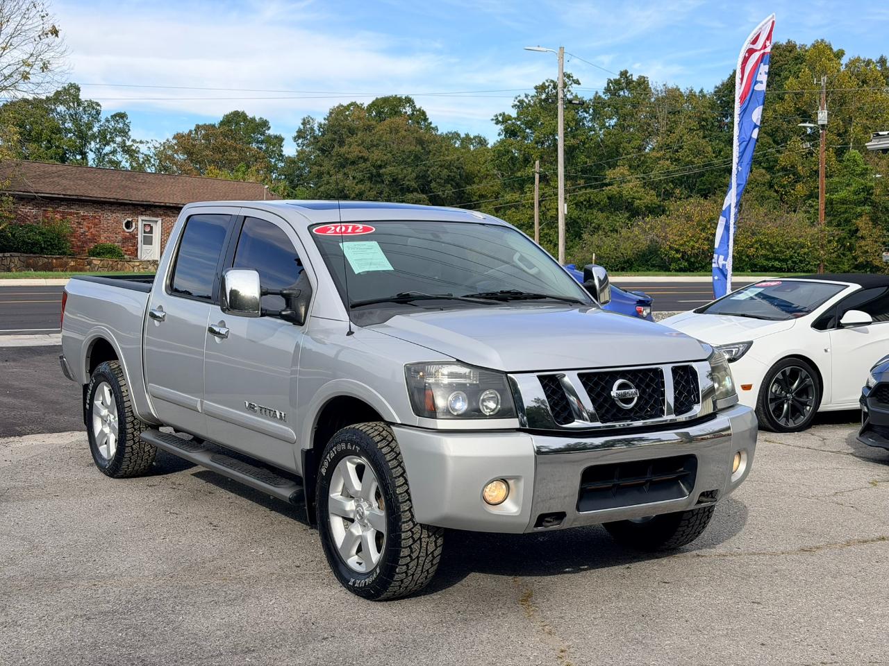 Nissan Titan SV Crew Cab 4WD 2012