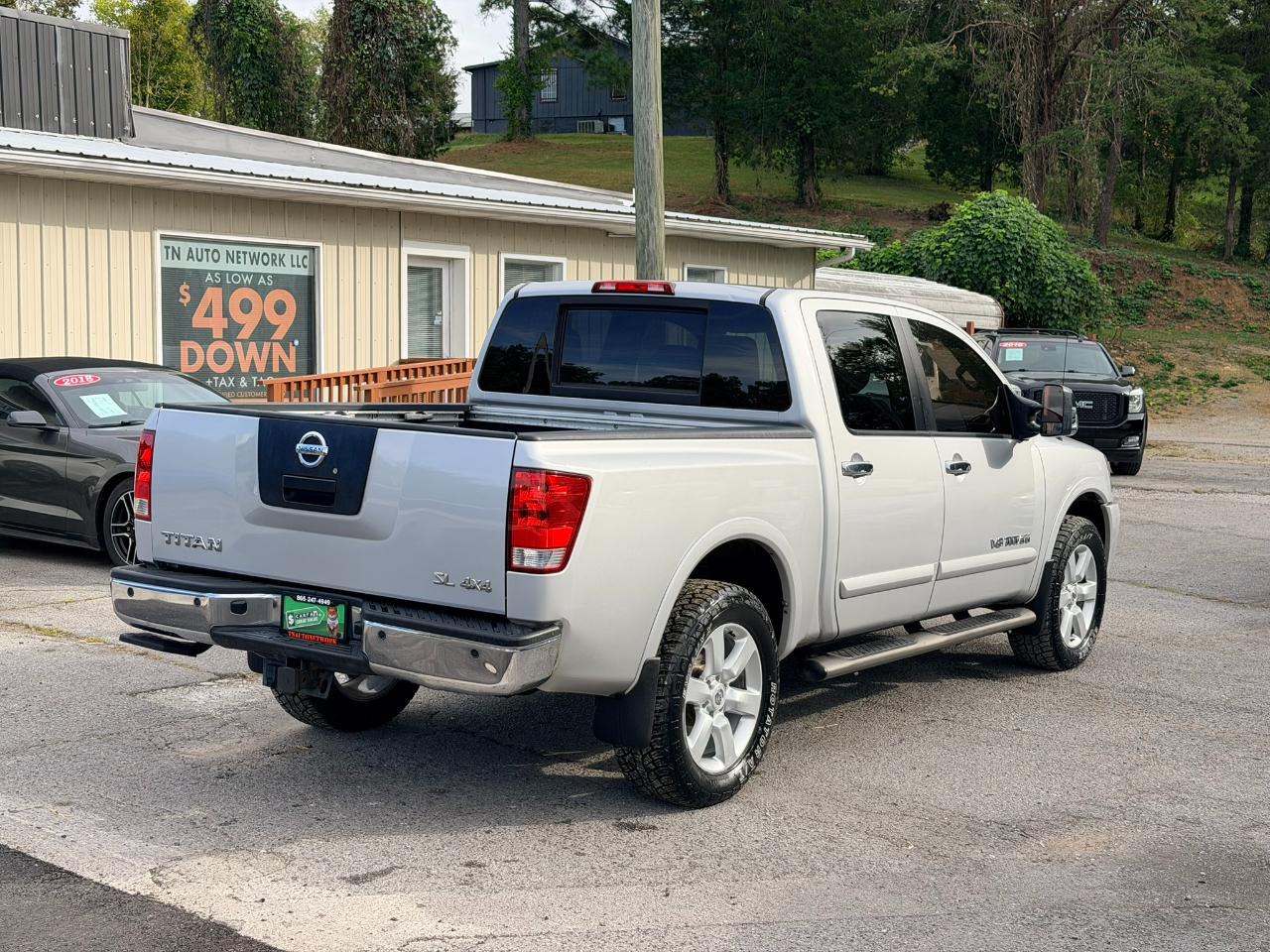 Nissan Titan SV Crew Cab 4WD 2012