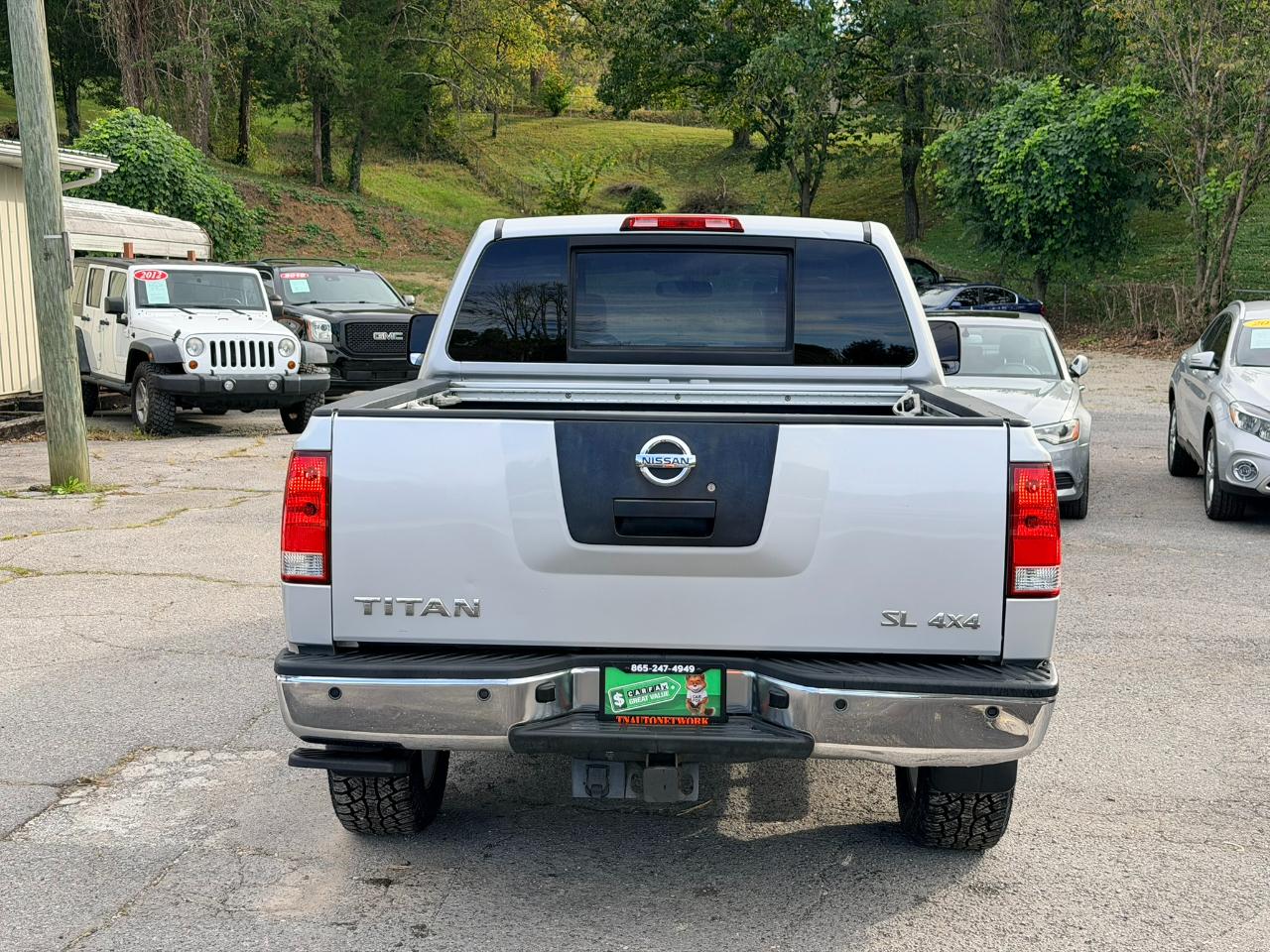 Nissan Titan SV Crew Cab 4WD 2012