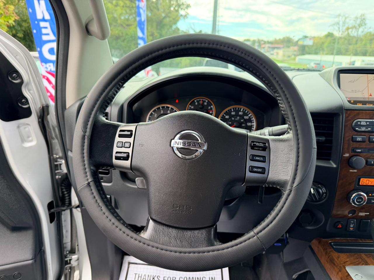 Nissan Titan SV Crew Cab 4WD 2012
