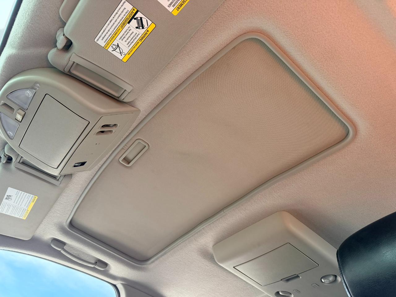 Nissan Titan SV Crew Cab 4WD 2012